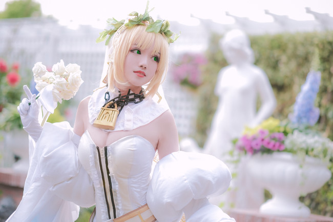 2020年圣诞新年期间 尚泰奥特莱斯购物村设置皇家村时尚区‘九游体育入口’(图2) 九游体育官网